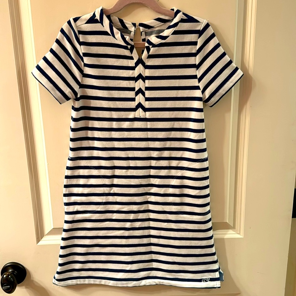 Vineyard vines; girls dress; size small (7-8); pockets; navy/white stripe